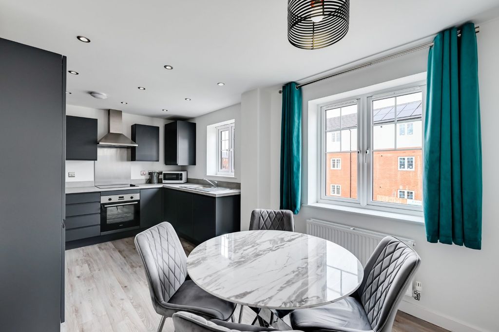 Property photo 3 of 10 Picture 3