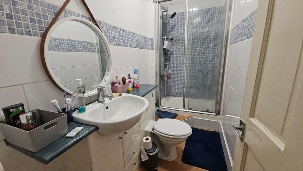 Property photo 3 of 8 Bathroom