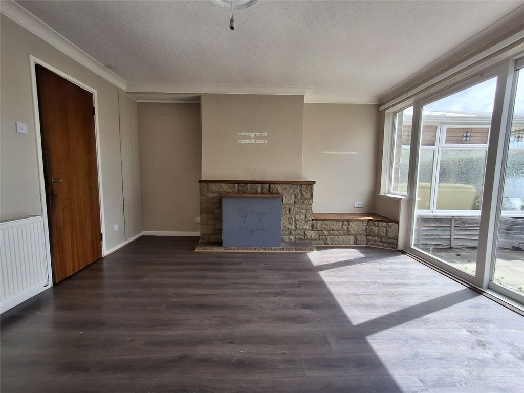 Property photo 3 of 22 Picture No. 28