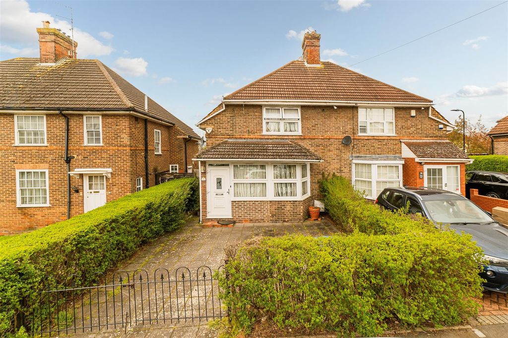 Property photo 1 of 16 13, Norman Way-1.Jpg