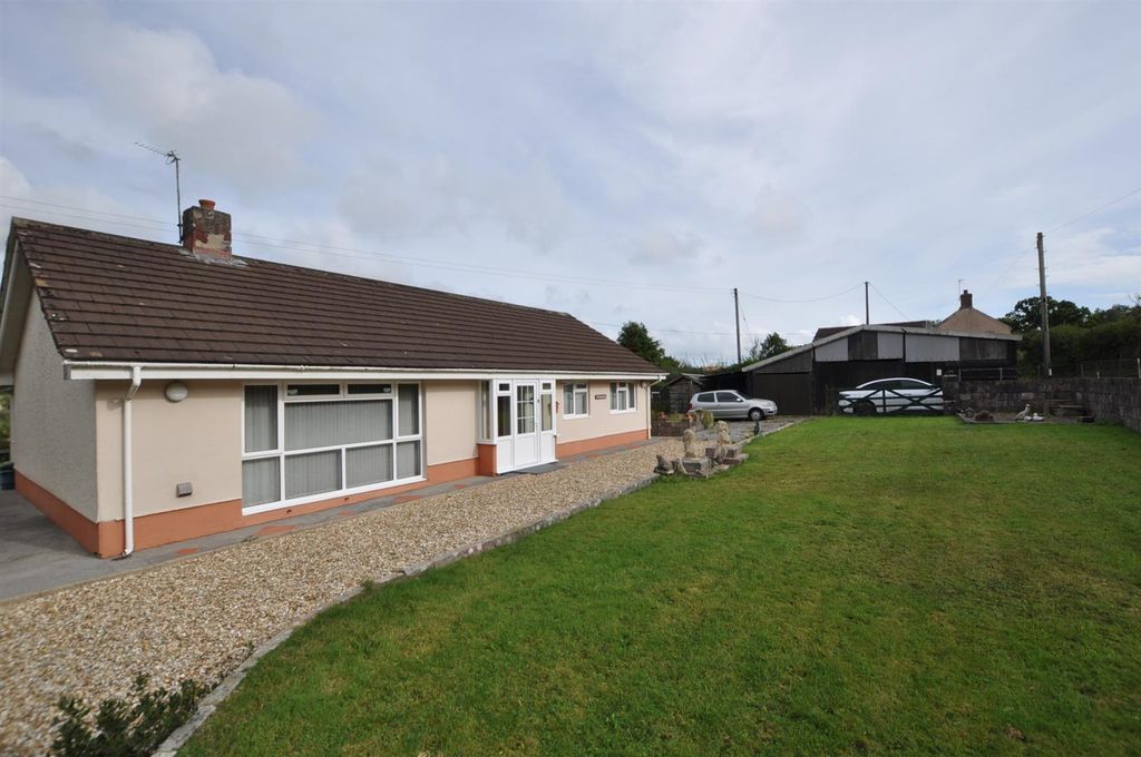 Property photo 3 of 12