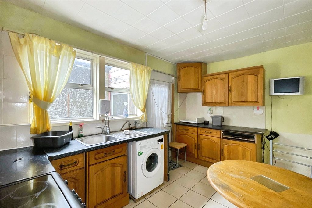 Property photo 2 of 15 Kitchen Diner