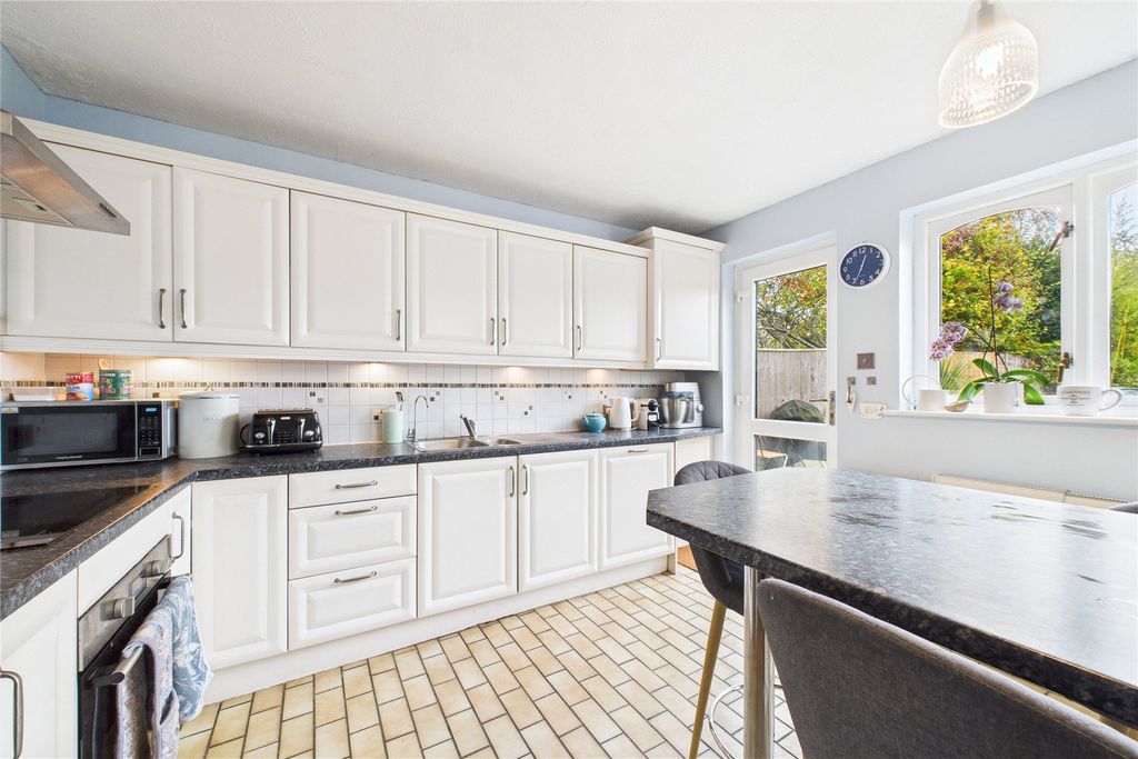 Property photo 3 of 20 Kitchen