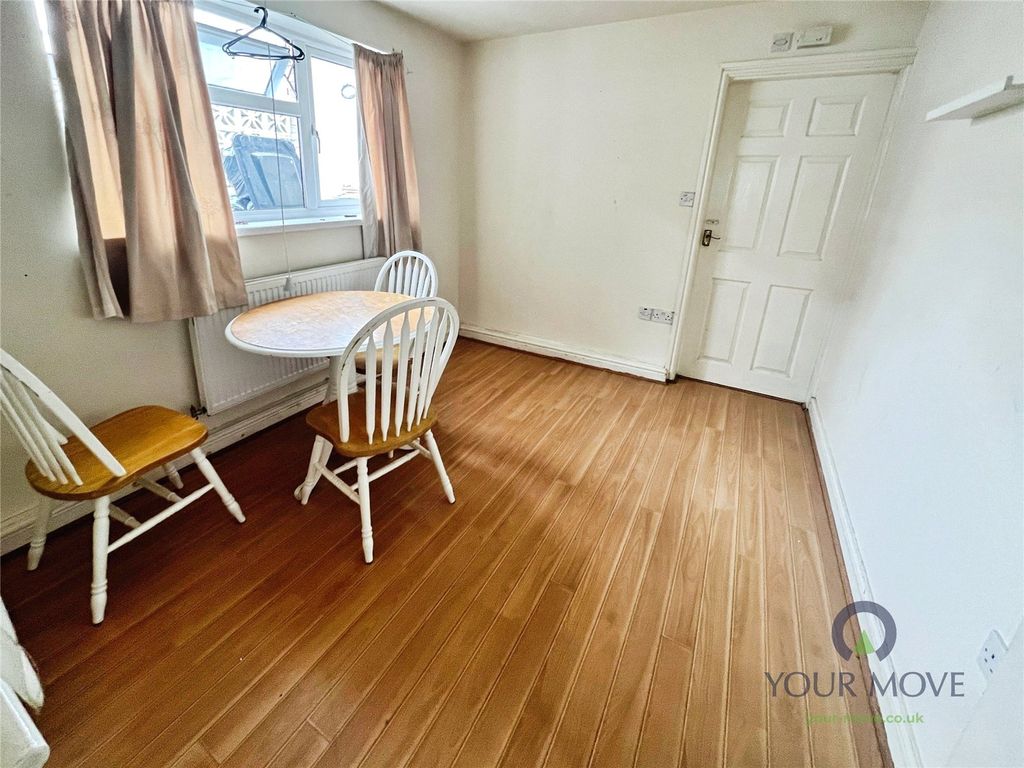 Property photo 3 of 15 Picture No. 02