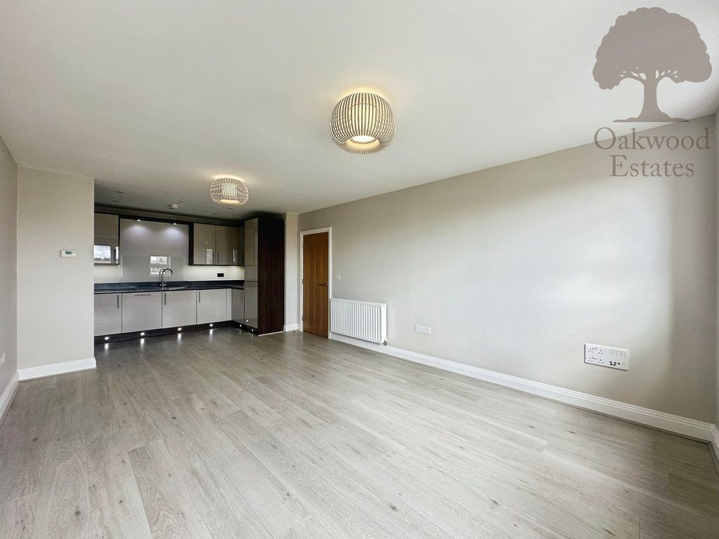 Property photo 3 of 14 Lounge