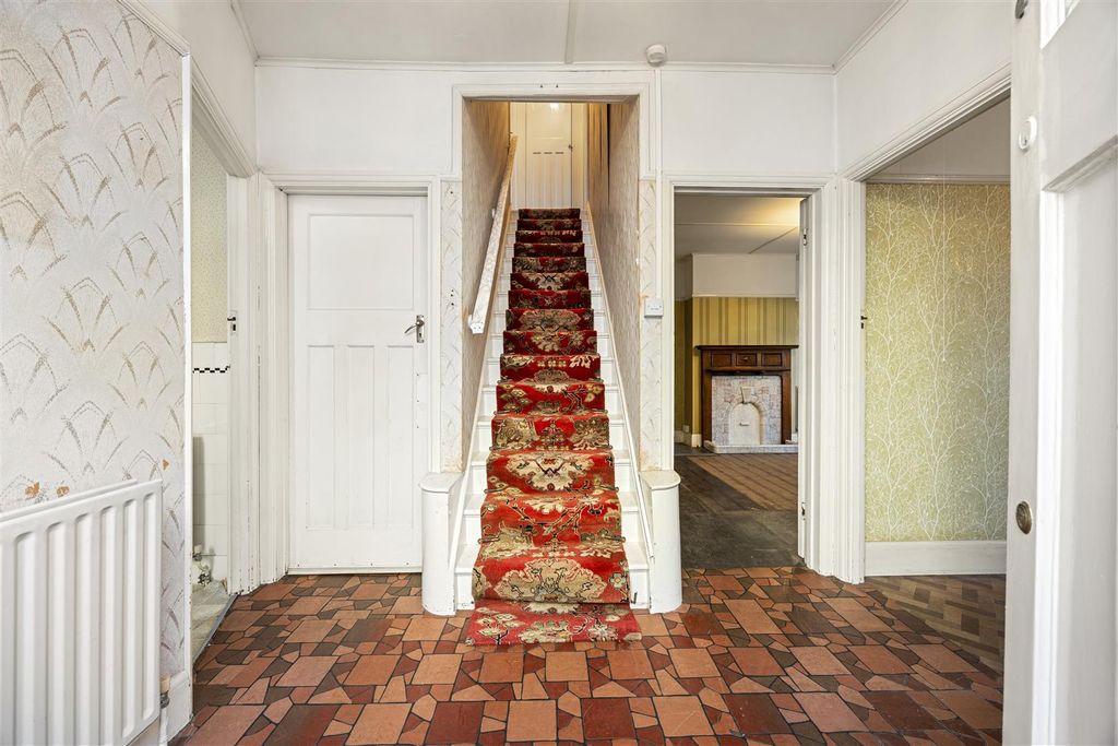 Property photo 3 of 12 Entrance Hall.Jpg