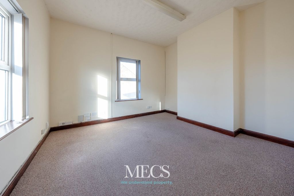 Property photo 3 of 17 4691814