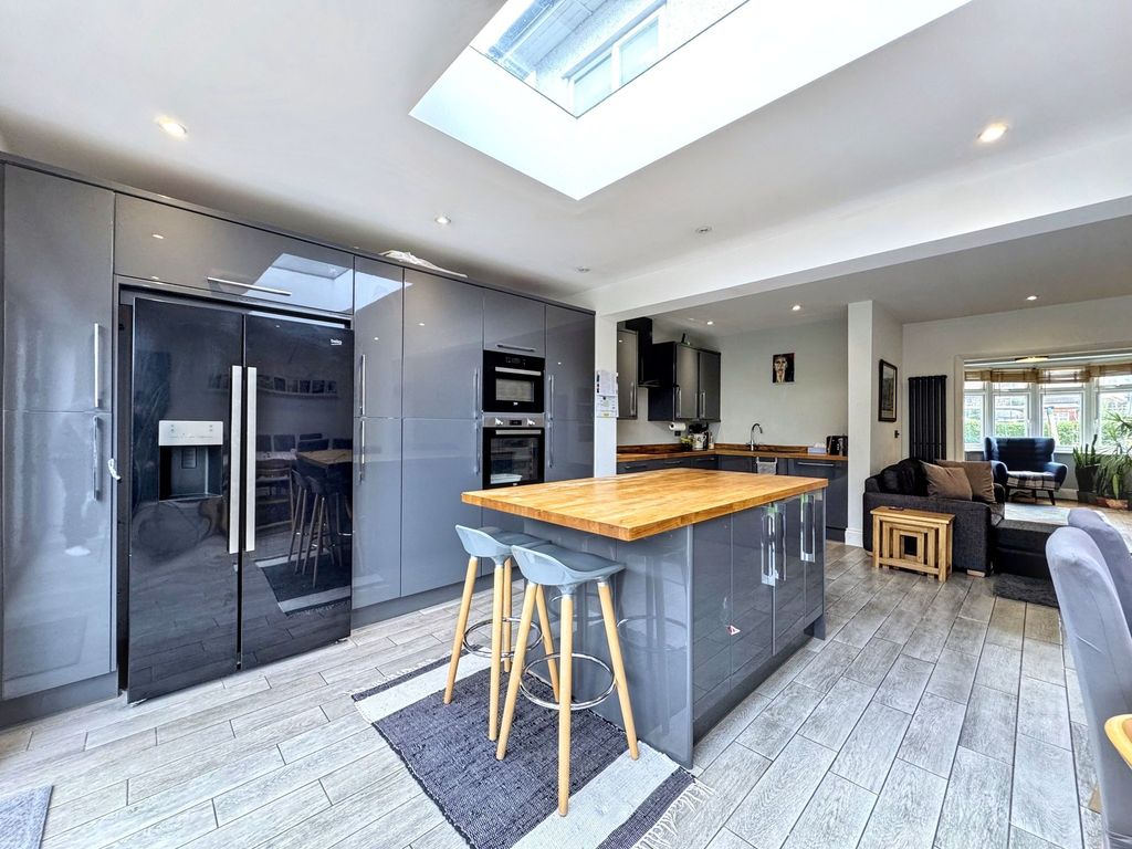 Property photo 2 of 18 Open Plan Kitchen/Dining Area