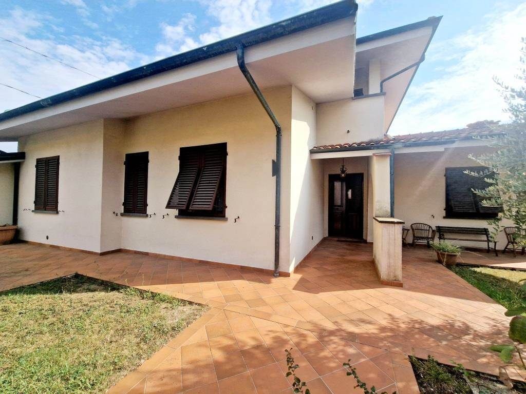 Property photo 3 of 30