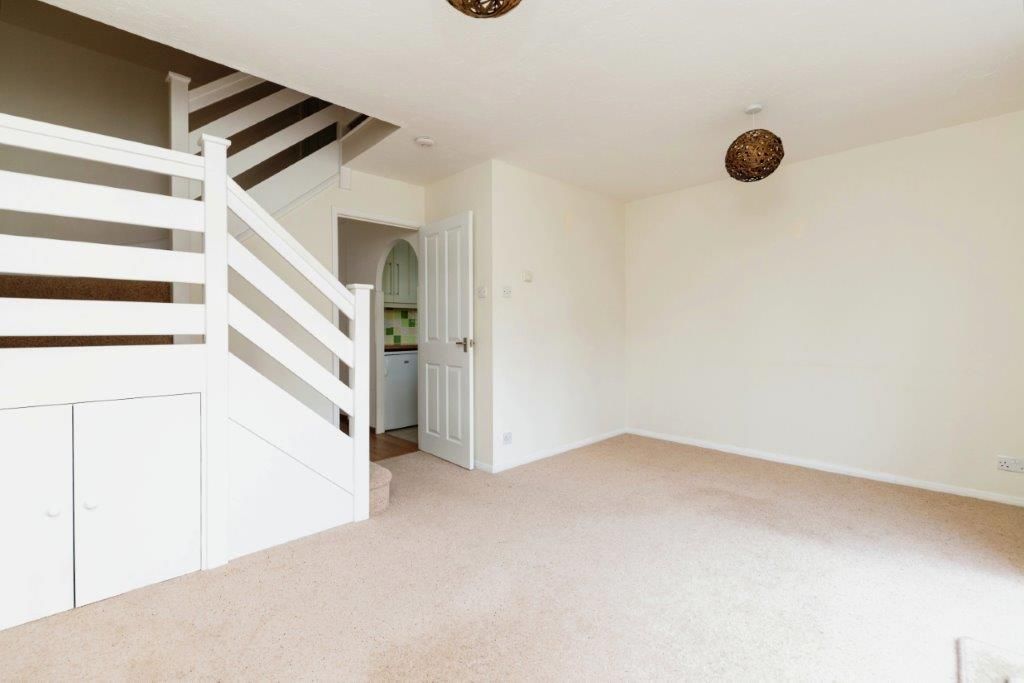 Property photo 2 of 17 Bedroom