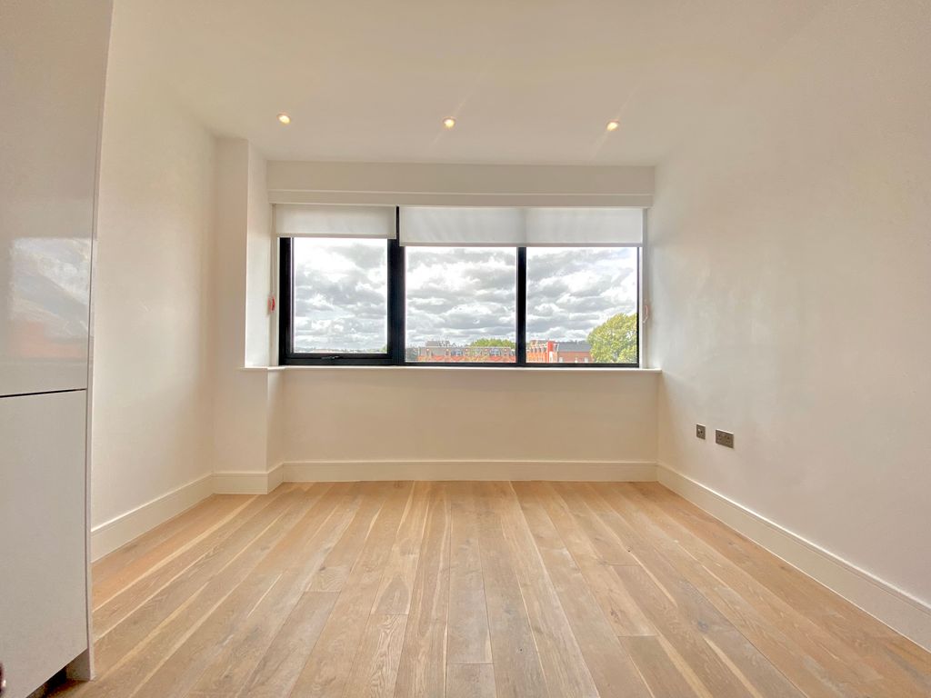 Property photo 2 of 6 Living Room