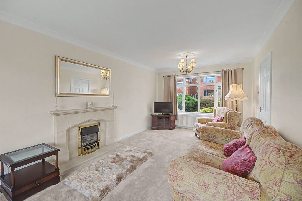 Property photo 2 of 33