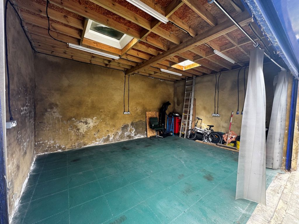 Property photo 2 of 7 Picture No. 02