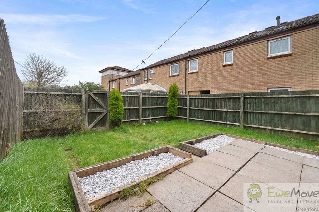 Property photo 3 of 12 Rcewe- 29 High Street- Garden 3 (1)