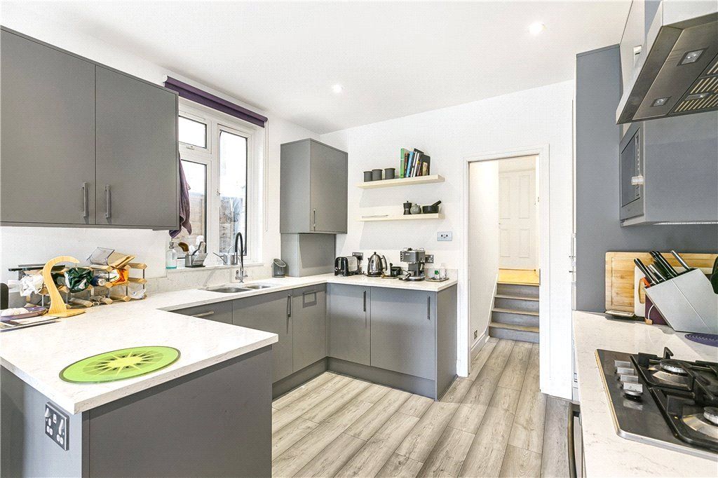 Property photo 3 of 8 Kitchen