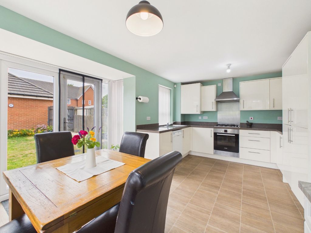 Property photo 2 of 22 5292993