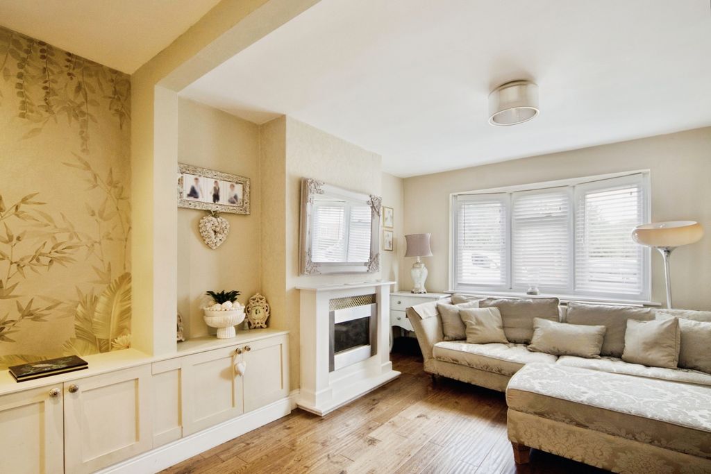 Property photo 2 of 23 Pbox-Img.Jpg