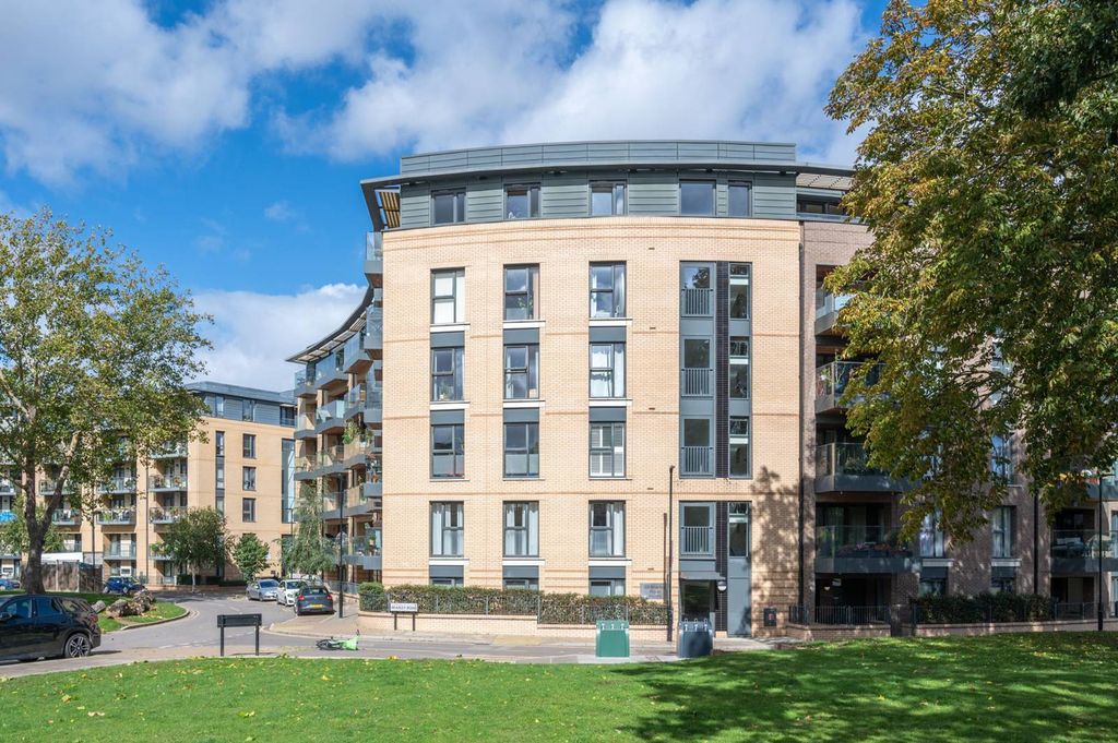 Property photo 1 of 12