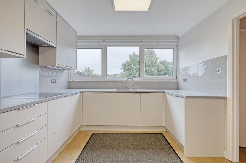 Property photo 3 of 20 Kitchen 2.Jpg