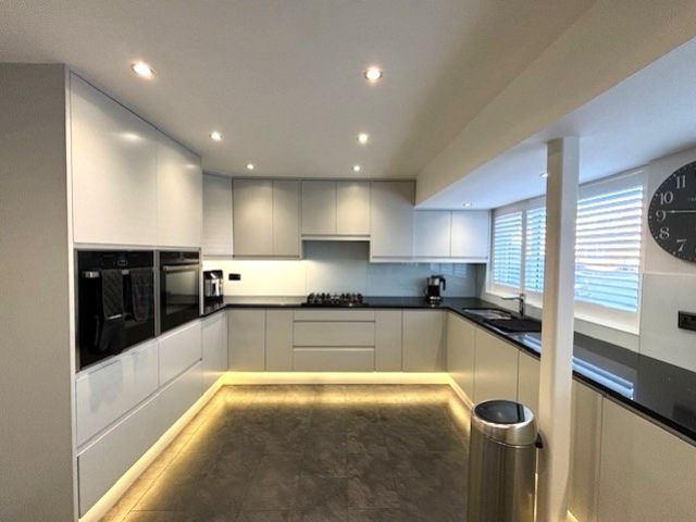 Property photo 3 of 16 3 Wilmot Kitchen 5
