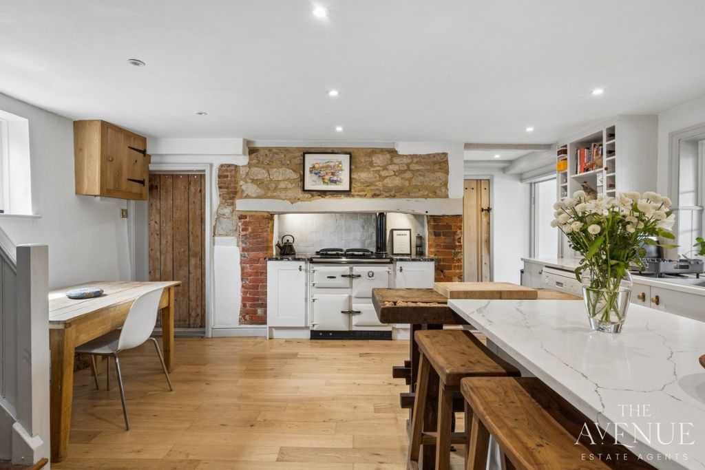 Property photo 2 of 22 5184933