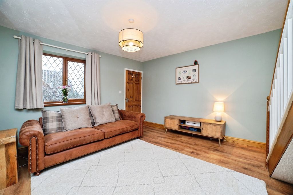 Property photo 2 of 20