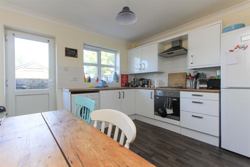 Property photo 2 of 8 Harwich Street, Whitstable