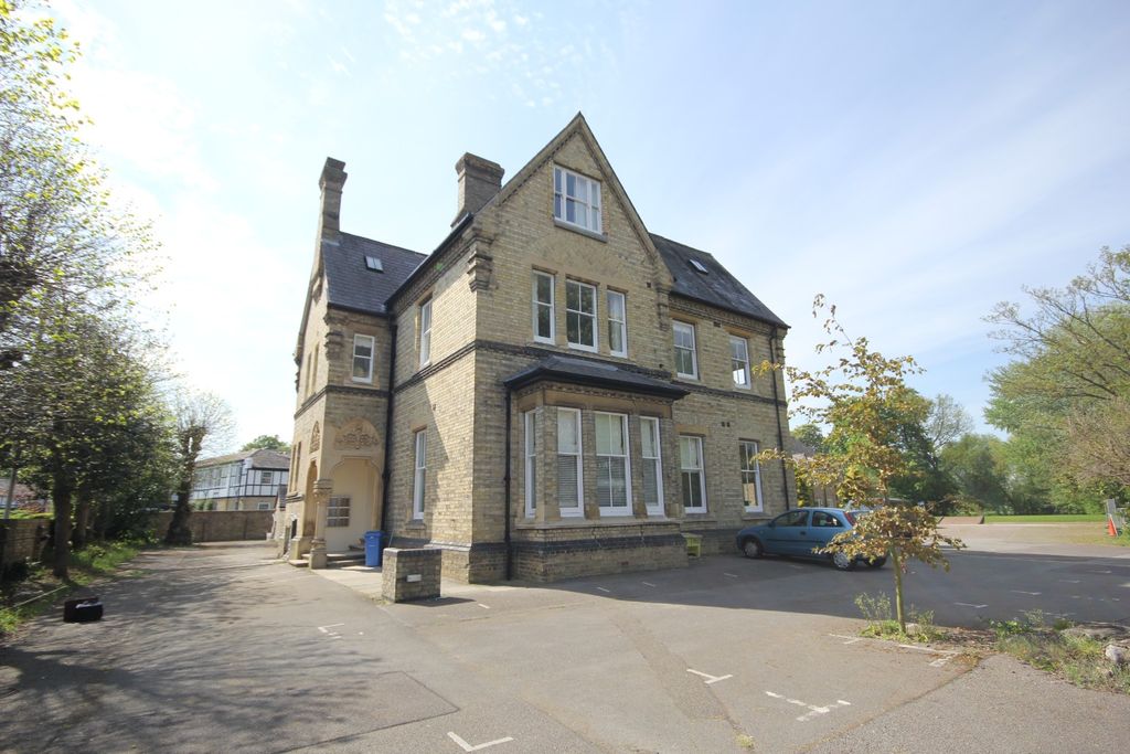 Property photo 1 of 6