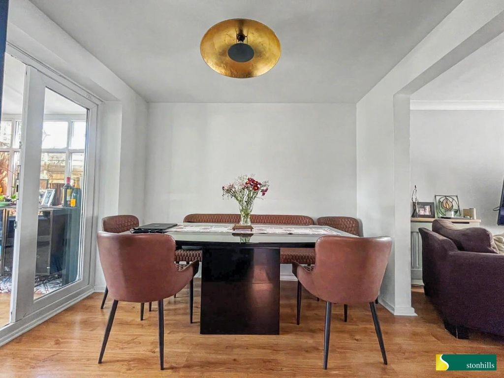 Property photo 3 of 14 5(2).Jpg