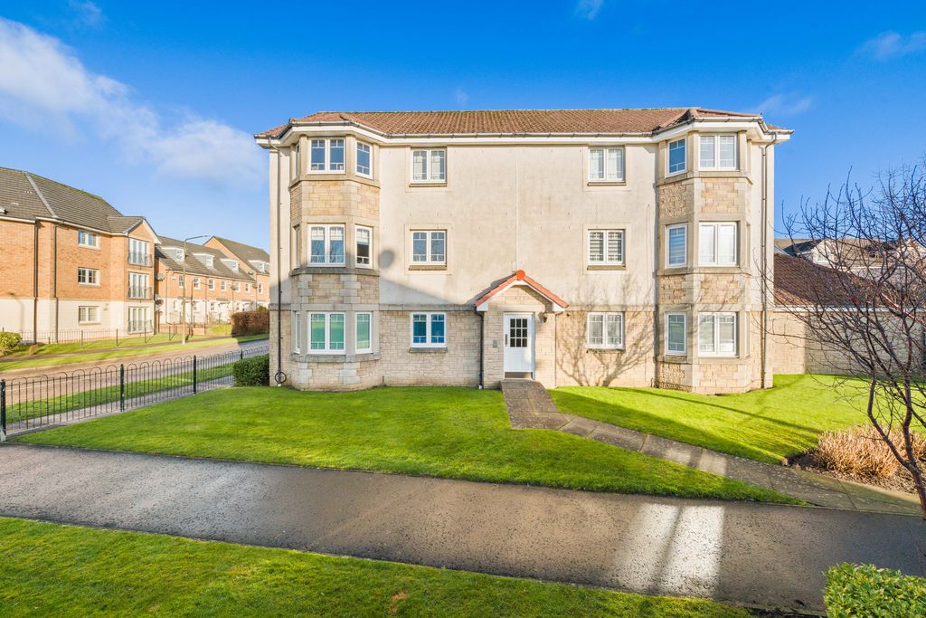 Property photo 1 of 12 24 Owen Stone Street 04