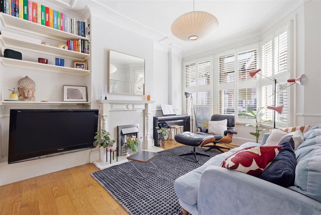 Property photo 2 of 23 E3B24c7F-E0B6-4Faa-A2Fe-94c61A846722_Reedit_Fa07Fc