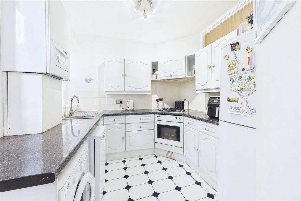 Property photo 3 of 15