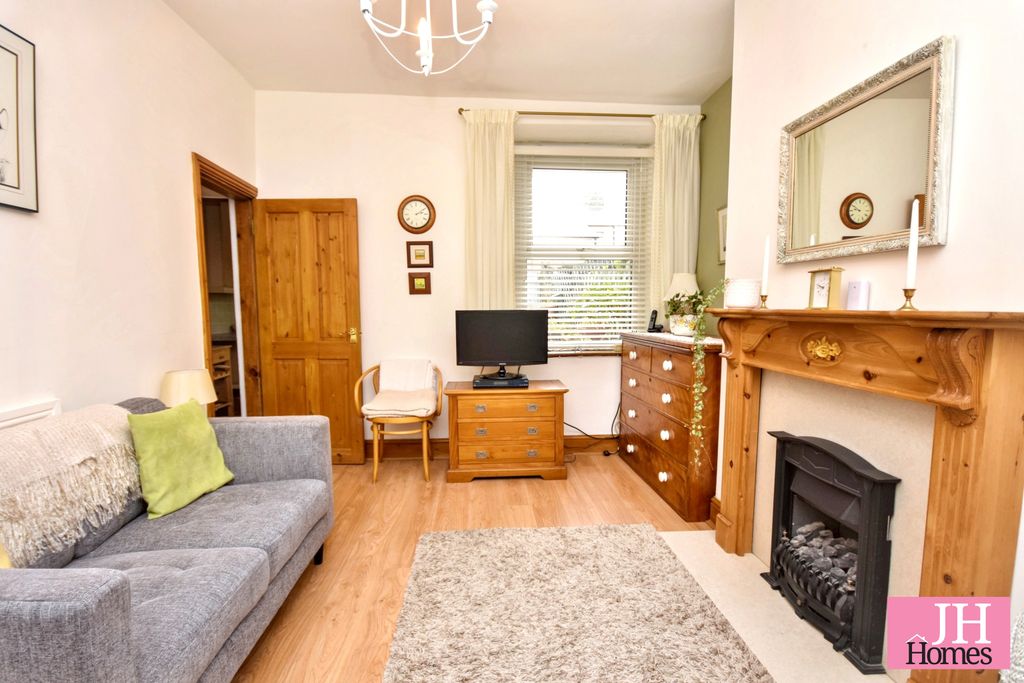 Property photo 3 of 16