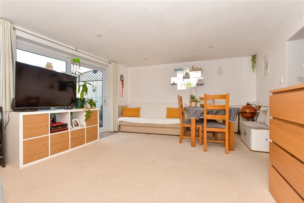 Property photo 2 of 9 Lounge/Diner