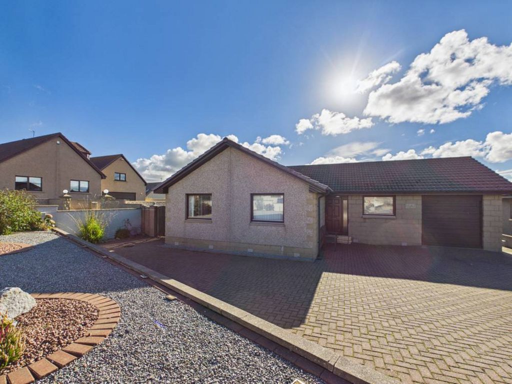 Property photo 1 of 32