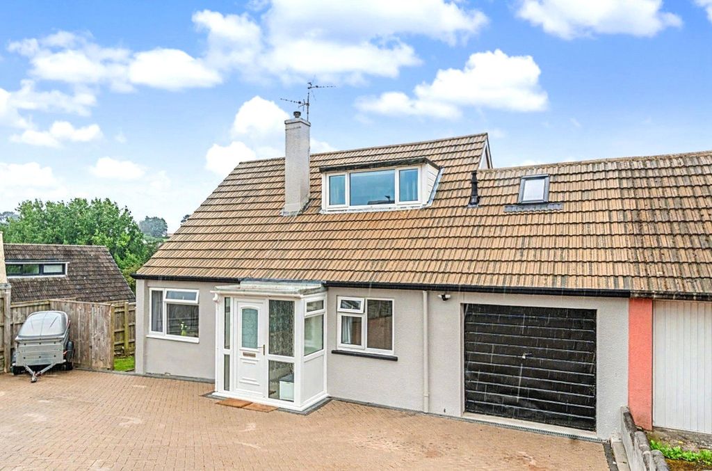 Property photo 1 of 19 Front
