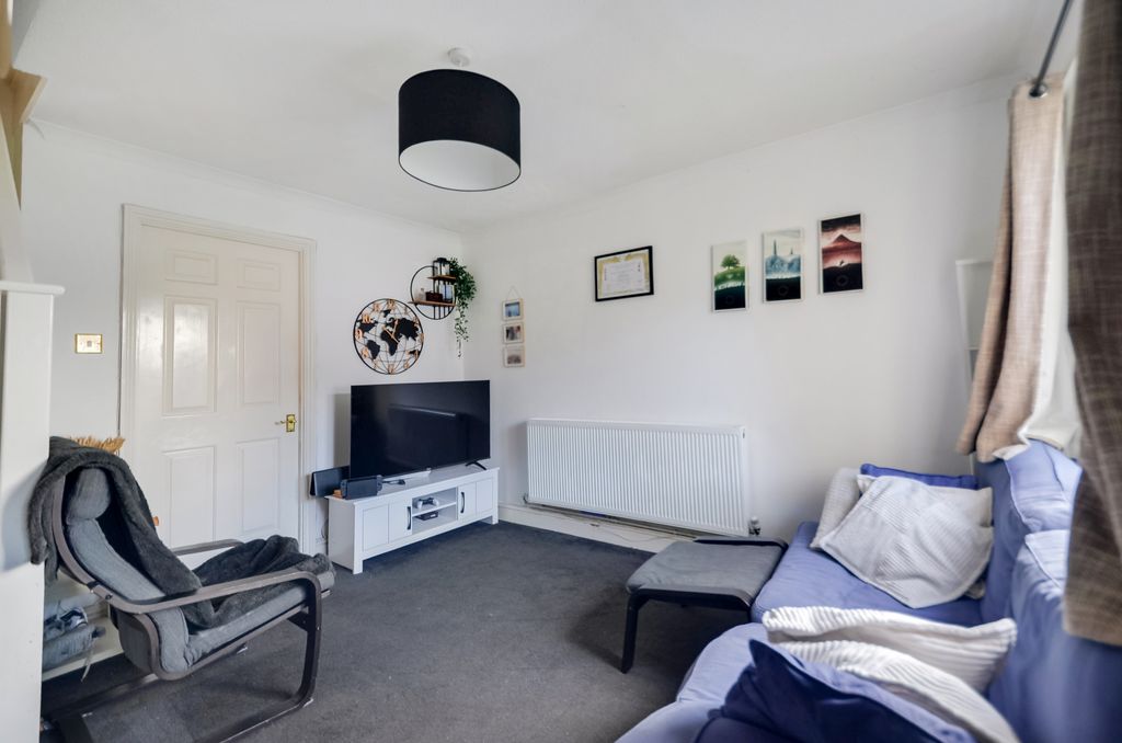 Property photo 1 of 18 Lounge (3).Jpg