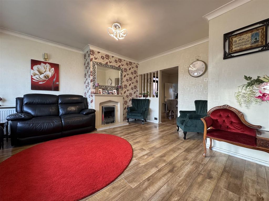 Property photo 2 of 36