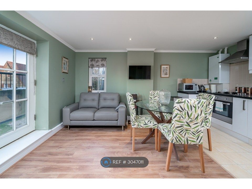 Property photo 2 of 19 Designer Furniture