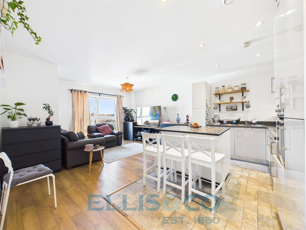 Property photo 3 of 9 Picture No. 35