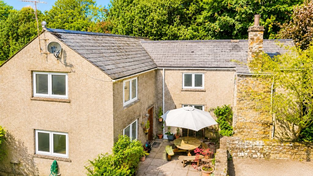 Property photo 2 of 25 22d5c700-8d46-4Fae-9c16-8213E501c177