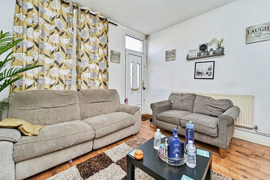 Property photo 2 of 16
