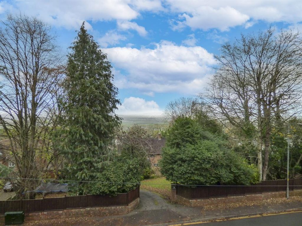 Property photo 2 of 14 Photo 2