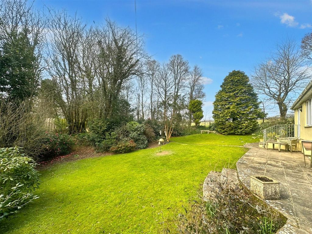 Property photo 2 of 26 Garden