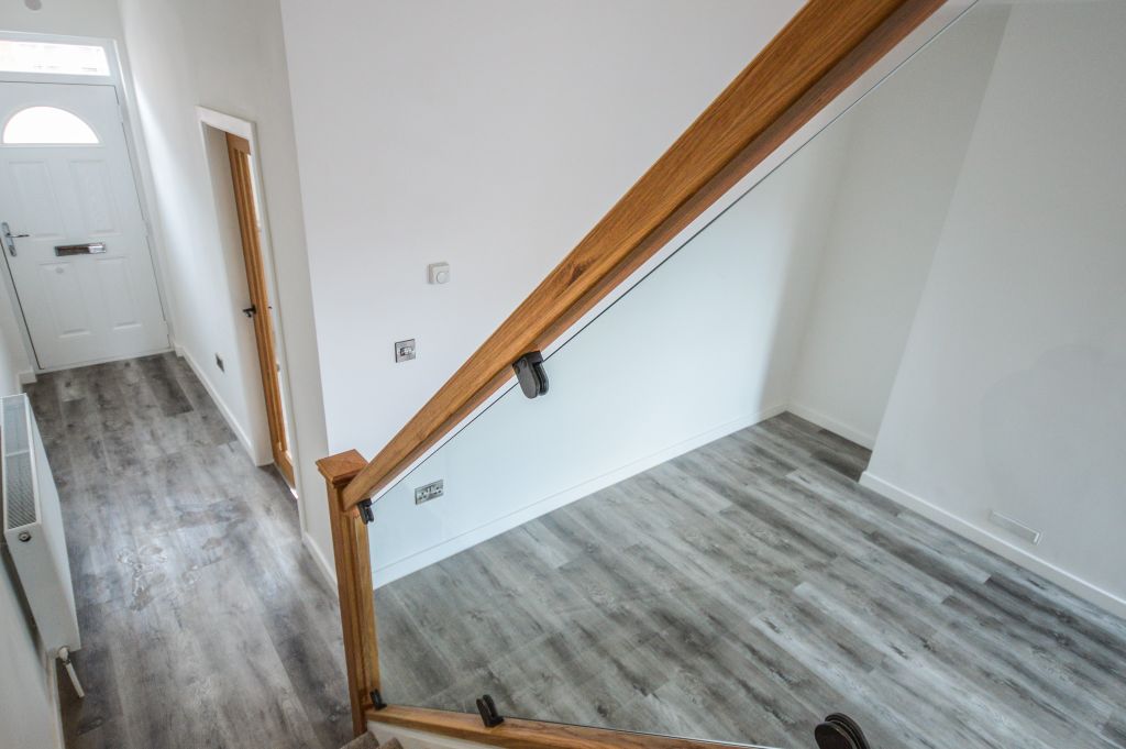 Property photo 3 of 22 Entrance Hall