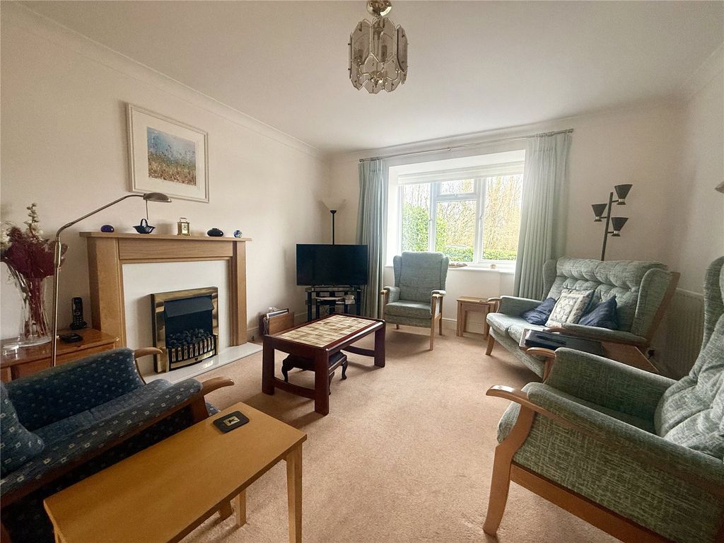 Property photo 2 of 16 Picture No. 28