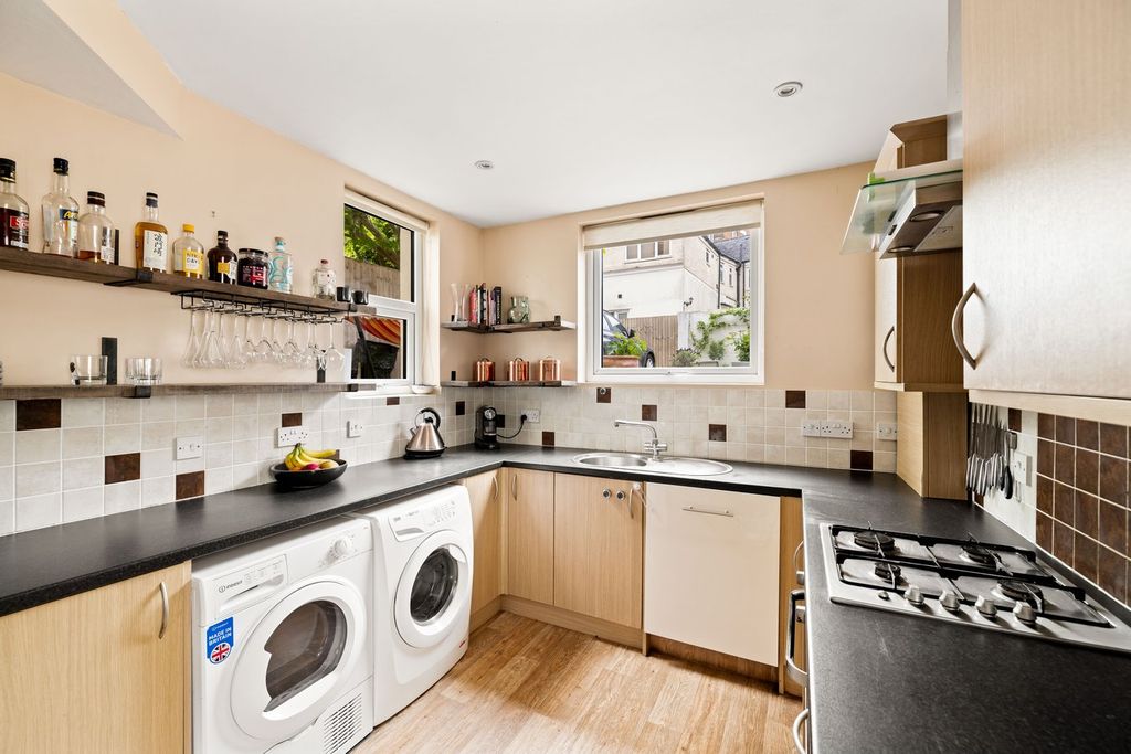 Property photo 3 of 14 Kitchen