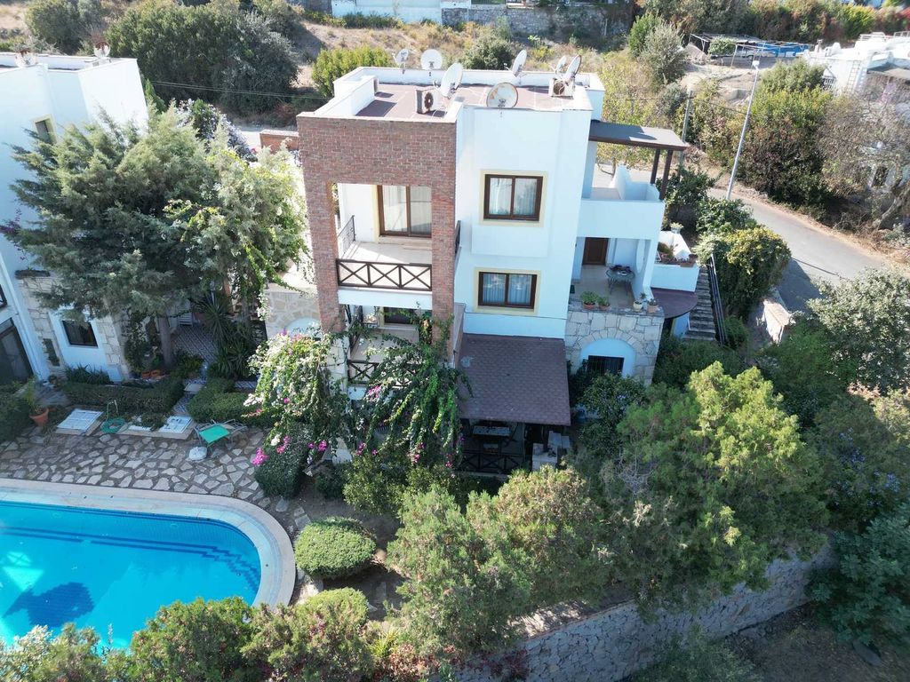 Property photo 2 of 22 A Beautiful Furnished Apartment In Bodrum For Sale - Main View Of The Apartment