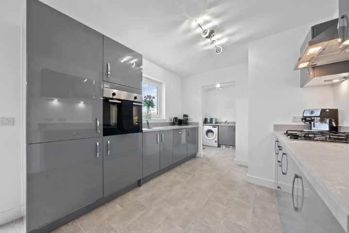 Property photo 3 of 44