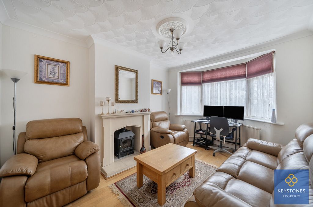 Property photo 3 of 22